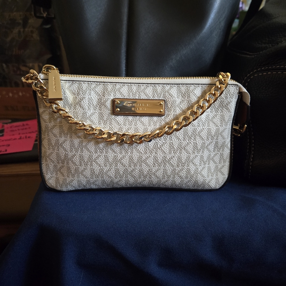 Michael Kors - Purse 👛